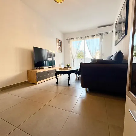 Cosy Bien Situe 3 Ou 4 Personnes Appartement